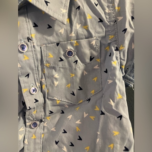 Perry Ellis Boy | Blue button down shirt with hearts | Size 24 Months # 1975 - Picture 4 of 7